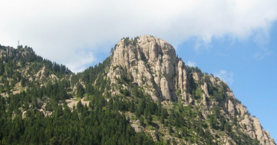 Cogulló d'Estela i Roc d'Auró