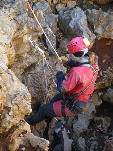 Curs d'autorescat en espeleologia